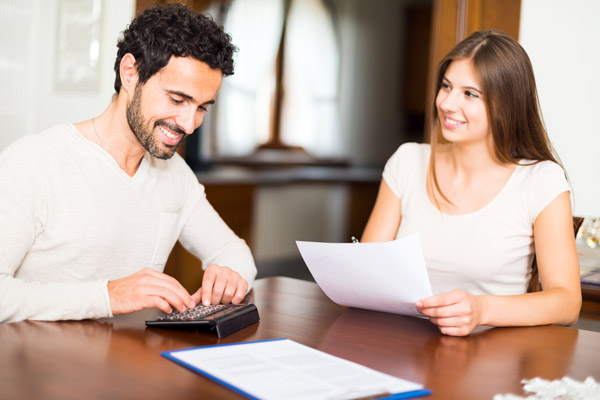 couple happy with energy expenses