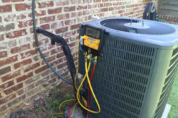 image of refrigerant leak on air conditioner