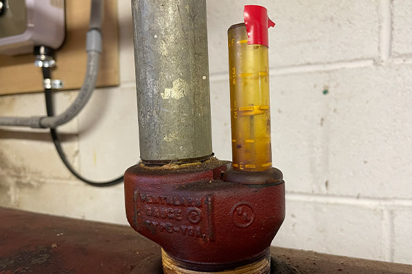 image of a fuel oil tank gauge